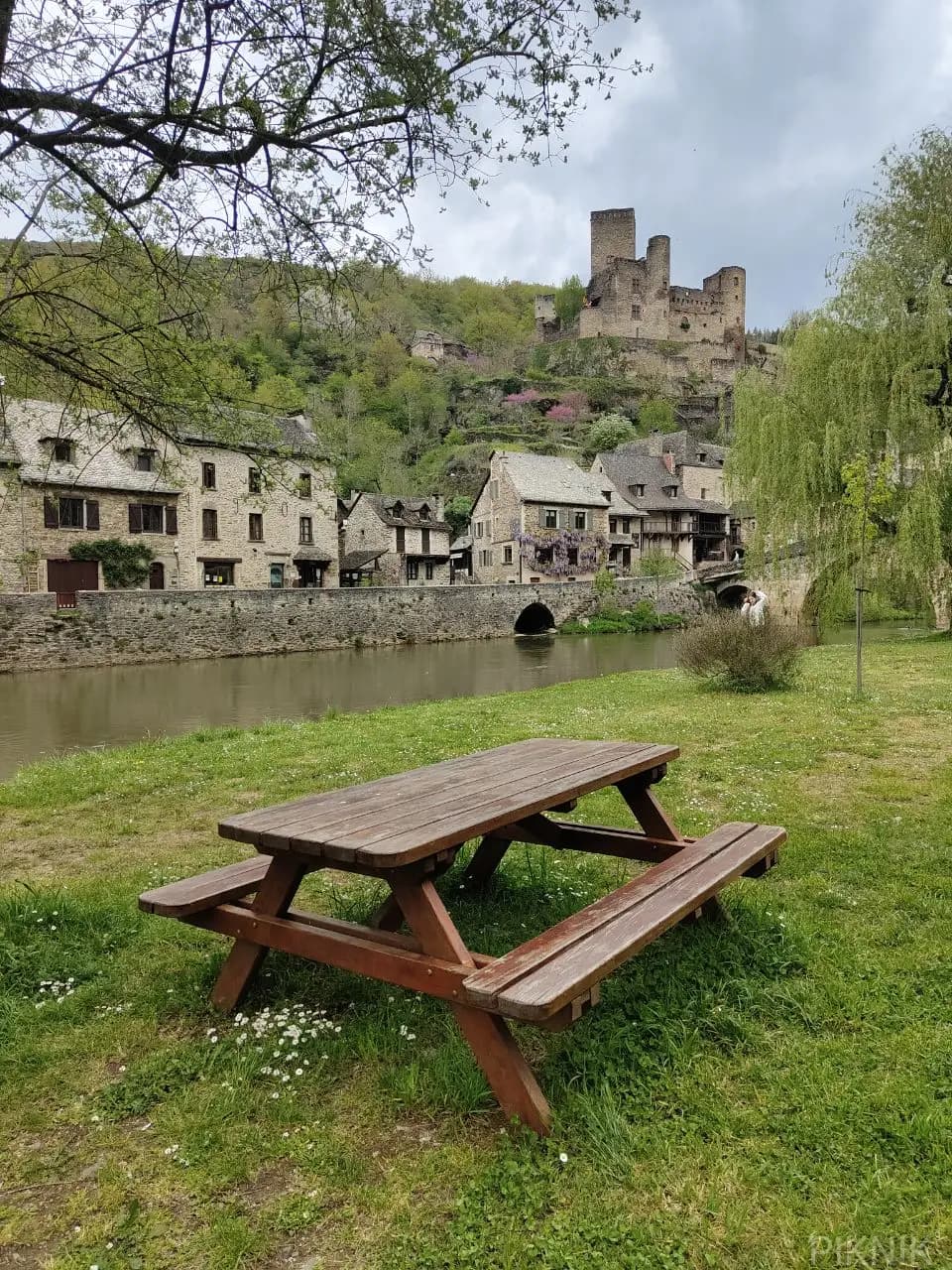 aire de pique-nique belcastel